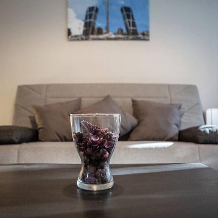 Lovely 3 Bedroom Apartment Next To Fuencarral Madrid Exterior foto